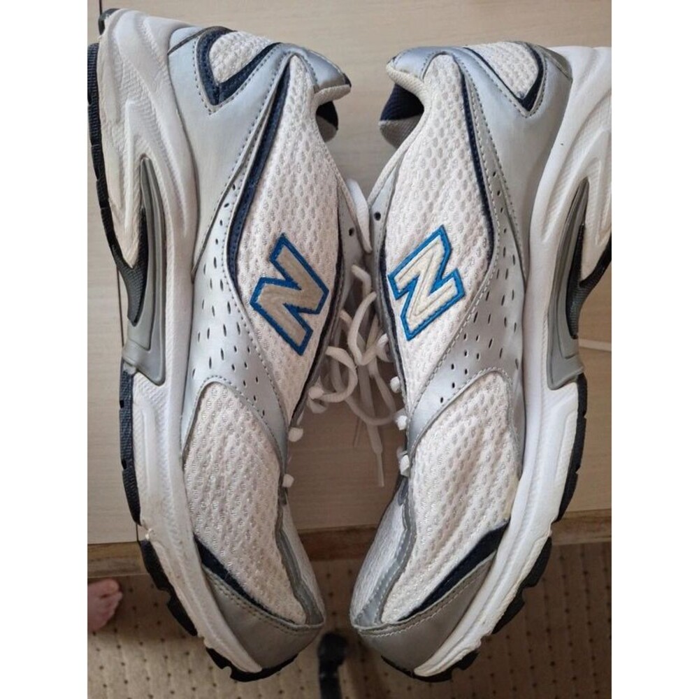 New Balance Men's White/Silver/Blue Running Shoes, Size: 9-1/2 with Box